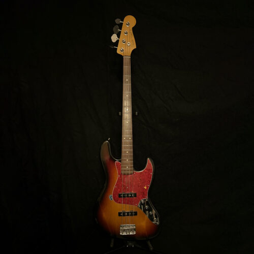 fender-jazz-bass-62-reissue-mij_3colorsunburst_1